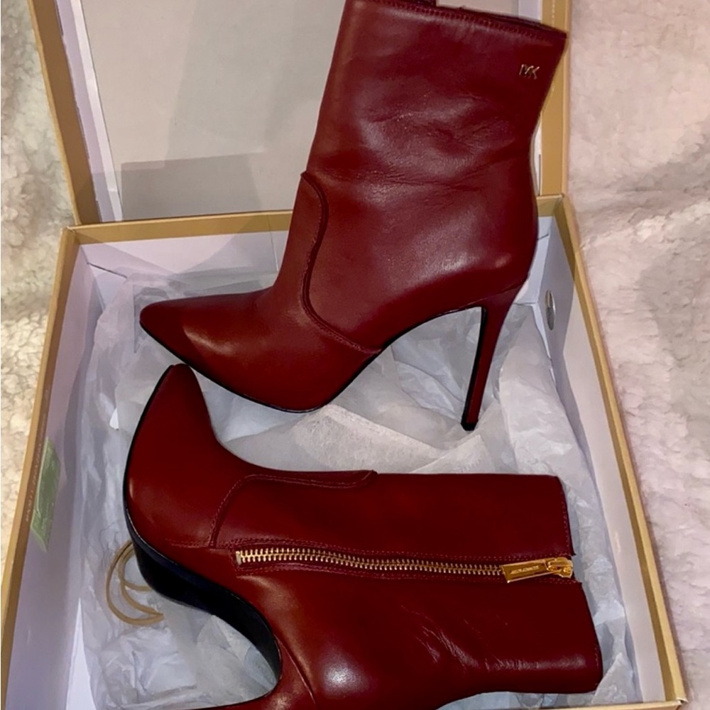 Shoes Michael Kors size 5